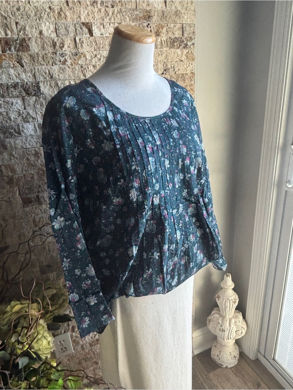 J. Jill Teal Floral Pintuck Peasant Top - Picture 4 of 8